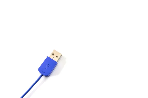 白色背景的蓝色Usb电缆的特写 — 图库照片