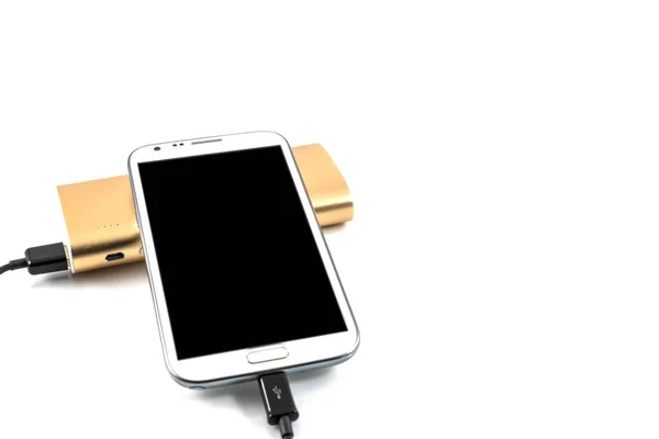 Gold Power Bank Ładowania Białego Smartfona Białym Tle — Zdjęcie stockowe