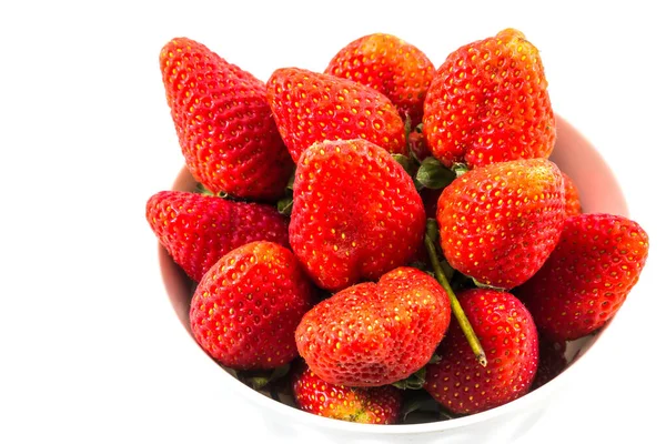 Frische Erdbeeren Der Weißen Schüssel Auf Weißem Hintergrund — Stockfoto