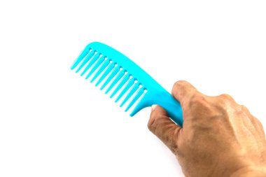 Beyaz arkaplanda elle izole edilmiş mavi tarak