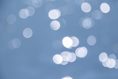 Açık mavi Bokeh kara toprak için sudan