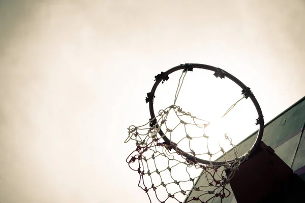 Винтажный Старый Деревянный Баскетбольный Обруч Закатом Означает Поразить Цель — стоковое фото