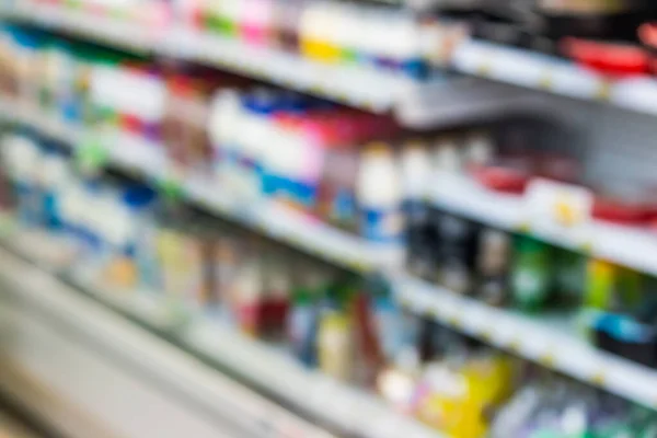 Milchprodukte Flaschen Auf Kühlregal Supermarkt Hintergrund — Stockfoto