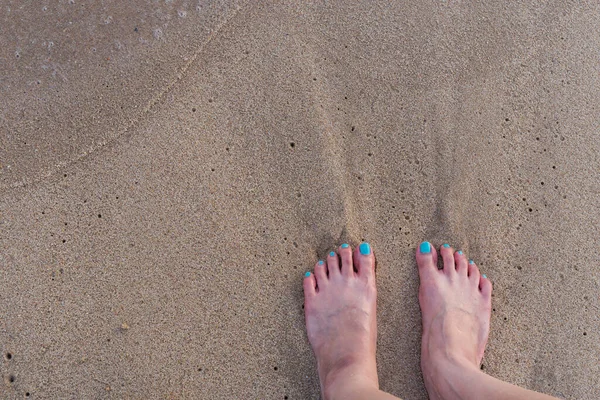 Wave Comes Stand Sand Wait Beach Top View — Stock Photo, Image