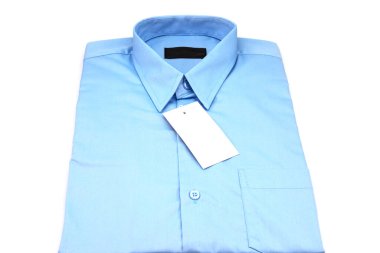 Açık mavi gömlek beyaz arkaplanda izole