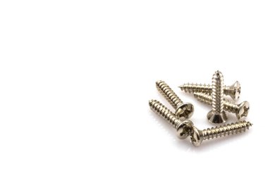 Krom kaplama vidaları Beyaz arka planda tutucu onarım malzemeleri