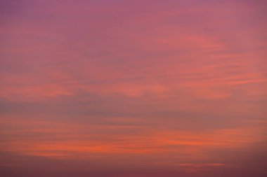 Gökyüzü düşüyor Güneş arkaplanı