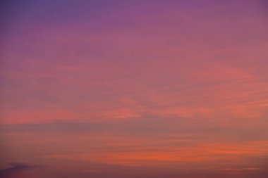 Gökyüzü düşüyor Güneş arkaplanı