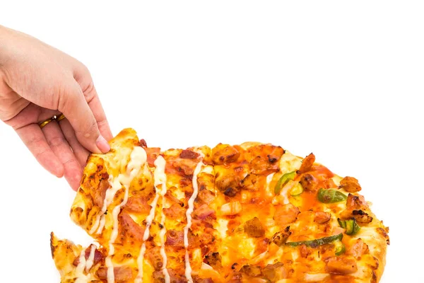 Mano Agarrando Una Rebanada Pizza Aislada Sobre Fondo Blanco — Foto de Stock