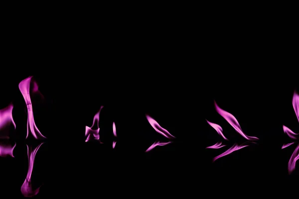Розовый Огонь Пламени Черном Фоне — стоковое фото