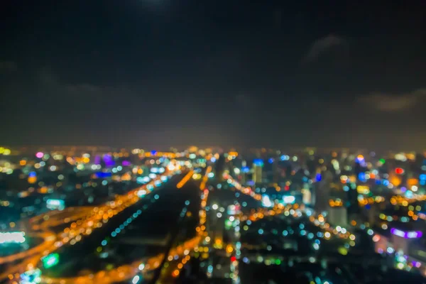 夜色朦胧中的城市灯火通明 — 图库照片