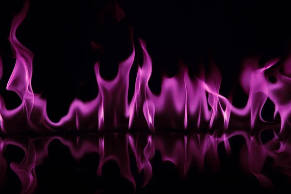 Rosa Feuerflammen Auf Schwarzem Hintergrund — Stockfoto