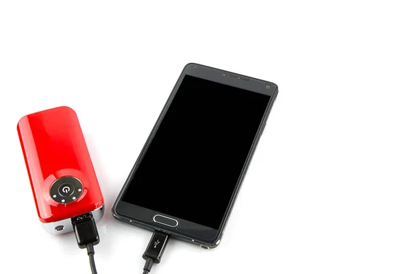 Mobiele Telefoon Met Rode Powerbank Opladen Geïsoleerd Witte Achtergrond — Stockfoto