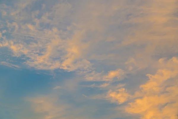 Schöner Sonnenuntergang Orange Und Gold Wolken Hintergrund — Stockfoto