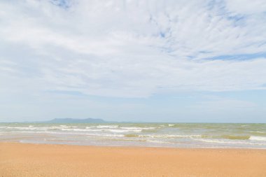 kumsal ve mavi gökyüzü arkaplanı