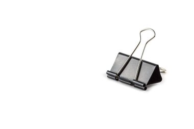 Siyah Kağıt Klipsleri Beyaz Arkaplanda izole