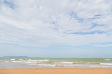 kumsal ve mavi gökyüzü arkaplanı