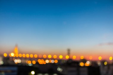 Bokeh of city and bridge Gün batımından önce