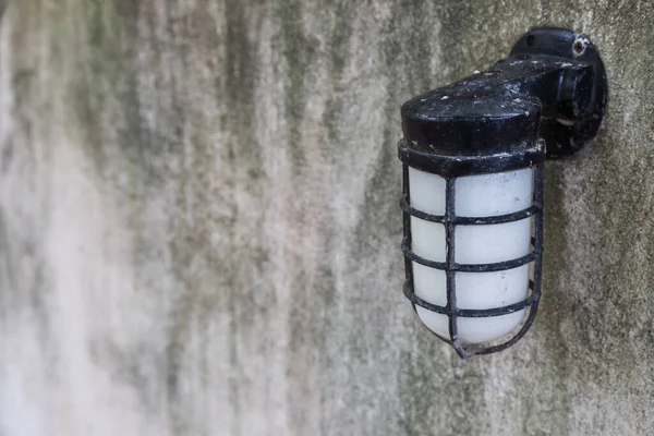 Vintage Lampa Šedé Betonové Zdi Pozadí — Stock fotografie