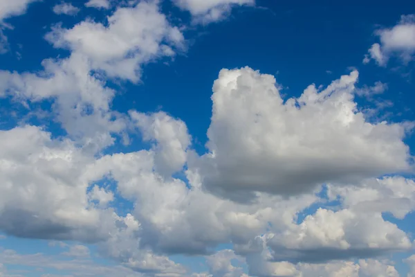 Mavi Gökyüzü Bulutlar Arka Plan — Stok fotoğraf