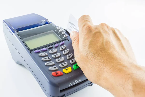 Hand Hält Kreditkarte Mit Kreditkartenautomat Isoliert Auf Weißem Hintergrund — Stockfoto