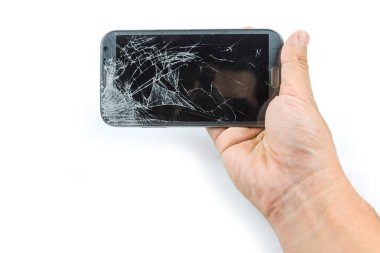 Zemine akıllı telefon düşüşü ve beyaz arka planda izole edilmiş kırık ekran hasarı
