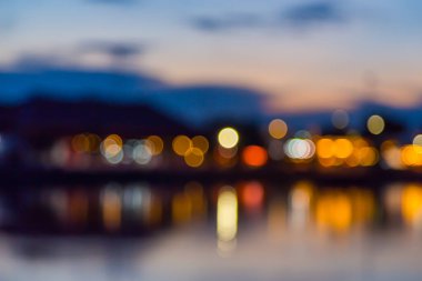 Arkaplan için çok renkli ışıklar bokeh kullanımı