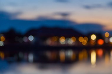 Arkaplan için çok renkli ışıklar bokeh kullanımı