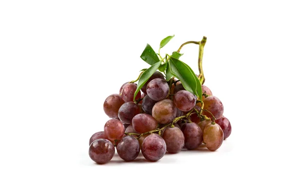 Uvas Frescas Con Hojas Aisladas Sobre Fondo Blanco —  Fotos de Stock