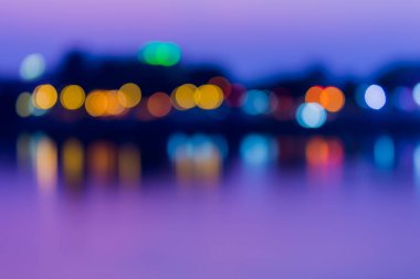 Şehir ışığı bulanık, soyut doku arkaplanının odak dışı bırakılması
