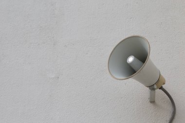 Halihazırdaki haberler için hoparlör açık.