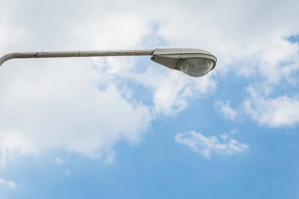 Close Van Straatverlichting Met Blauwe Lucht Achtergrond — Stockfoto