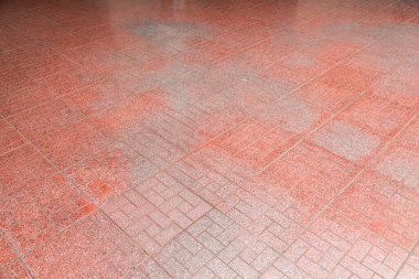 Kırmızı tuğla kaldırım taşları kaldırım arka plan üzerinde