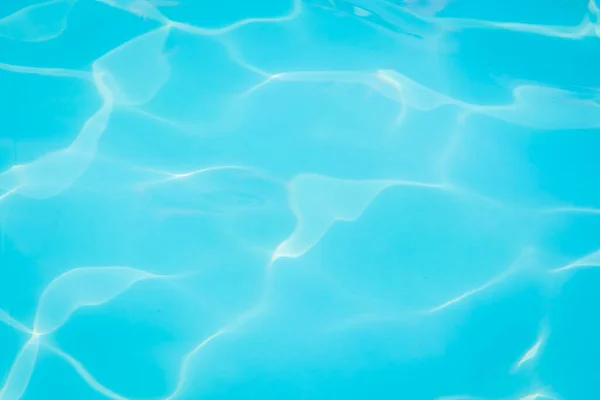 Havuz Suyu Güneşe Yansıyor — Stok fotoğraf