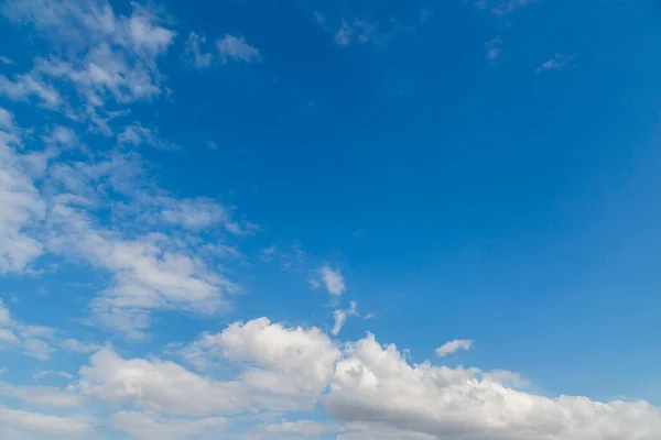 Világos Kék Felhők Puha Háttér — Stock Fotó