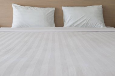 Güzel beyaz, temiz ve modern yatak odası arka planı