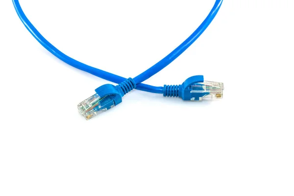 白い背景に隔離されたネットワークインターネットケーブル — ストック写真