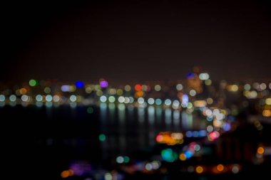 Bokeh şehrinin gece arkaplanındaki klasik bulanıklığı