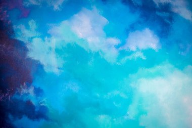 Beton duvar arka planında soyut mavi boya rengi