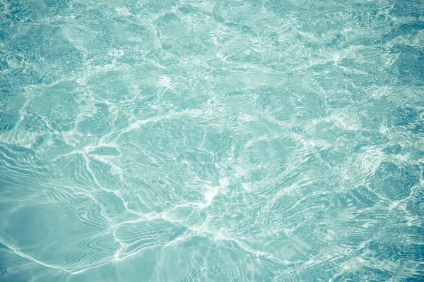Zwembad Met Zonnige Reflecties Achtergrond — Stockfoto