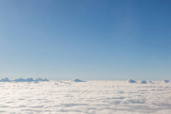 Blauwe Lucht Met Kleine Wolken Achtergrond — Stockfoto