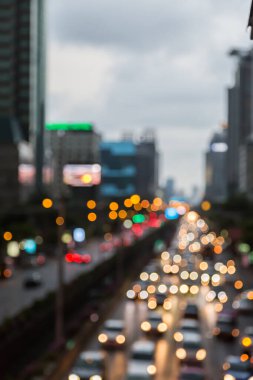 Arka planda trafik sıkışıklığı bulanıklığı