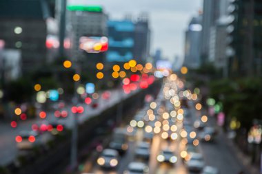 Arka planda trafik sıkışıklığı bulanıklığı