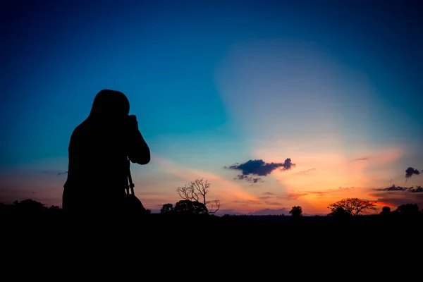 Fotógrafo Silhueta Com Fundo Pôr Sol — Fotografia de Stock