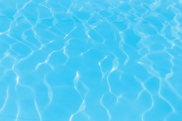 Eau Piscine Bleue Avec Fond Réfléchissant Soleil — Photo