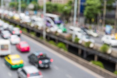 Şehirde trafik sıkışıklığı bulanıklığı