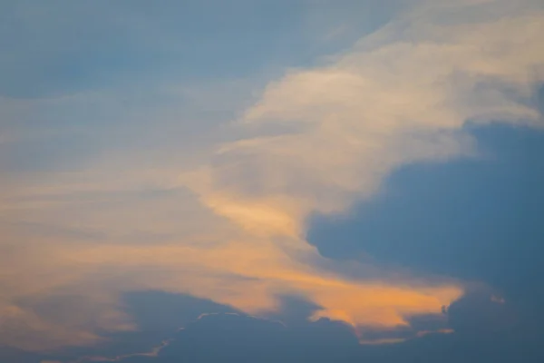 Himmel Und Wolken Vor Sonnenuntergang — Stockfoto