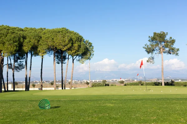 Campo de treino num campo de golfe — Fotografia de Stock