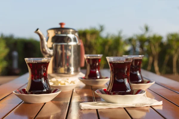 Konzept der türkischen Teezubehör — Stockfoto