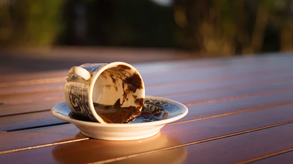 Wahrsagerei mit türkischem Kaffee — Stockfoto